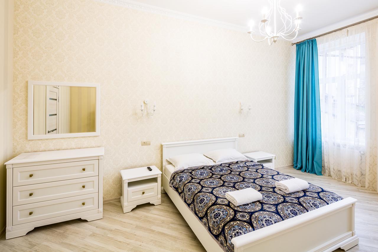Leogrand Vip Apartments On Udatnogo 4 Lviv Exterior photo