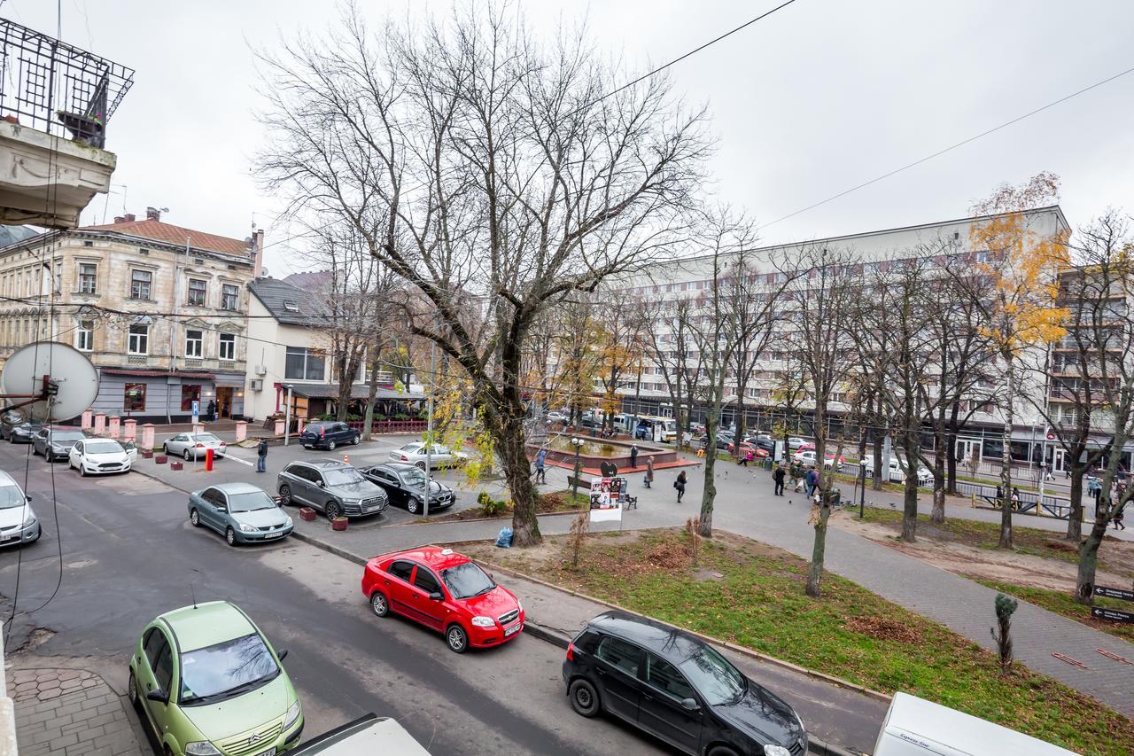 Leogrand Vip Apartments On Udatnogo 4 Lviv Exterior photo